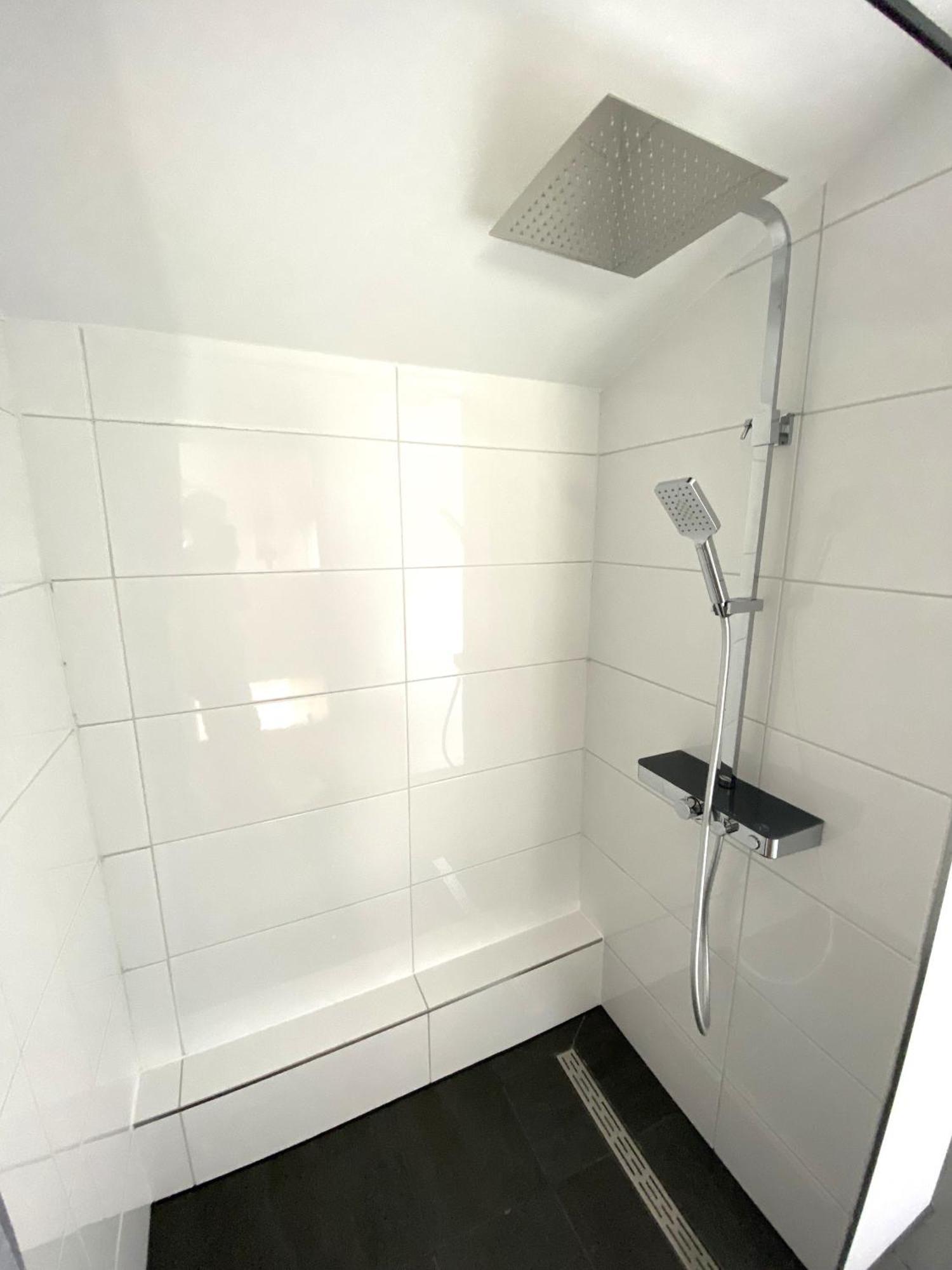 Zentrales Modernes Apartment, Naehe Zoo Und Stadion Dortmund Luaran gambar