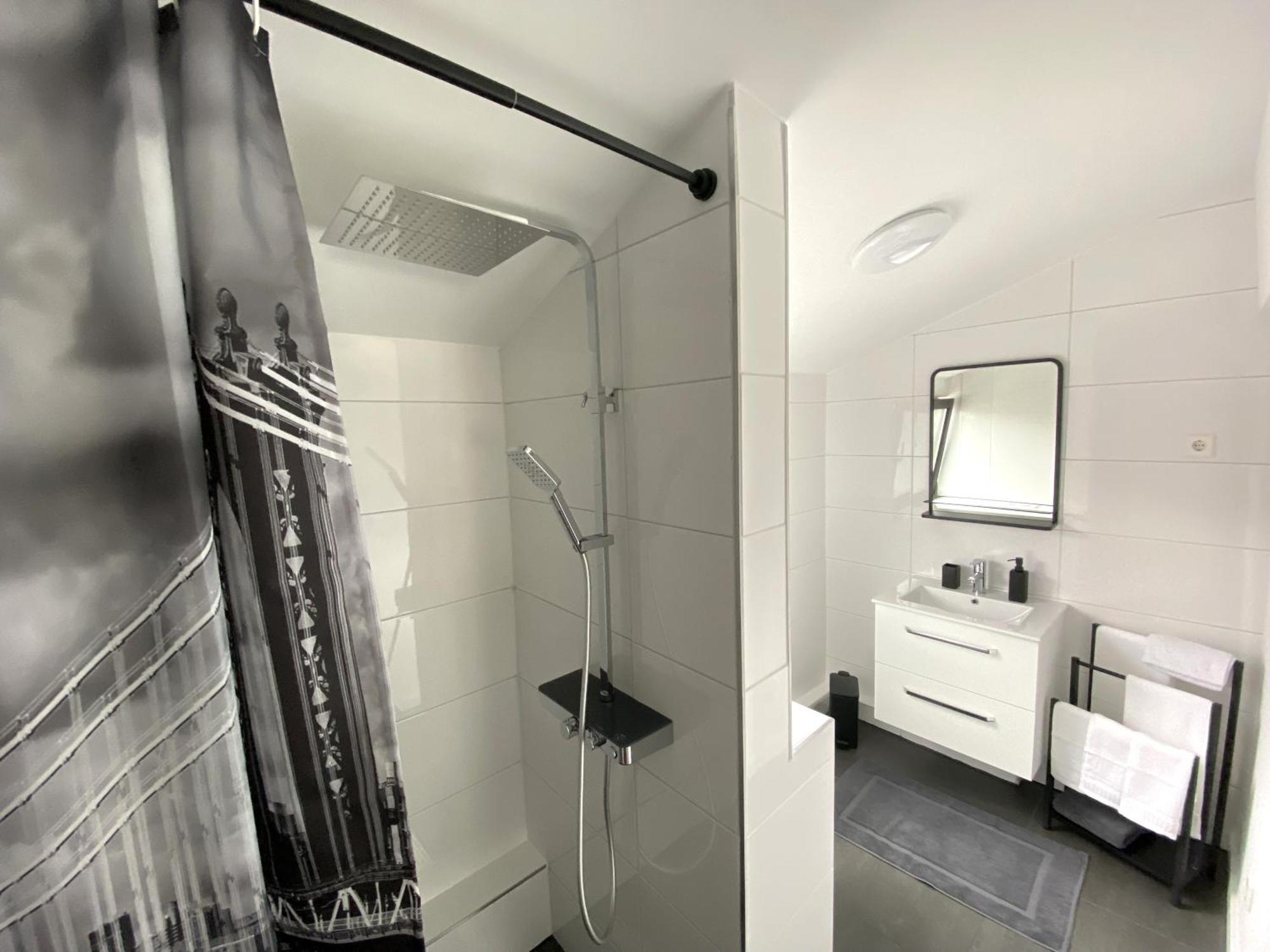 Zentrales Modernes Apartment, Naehe Zoo Und Stadion Dortmund Luaran gambar