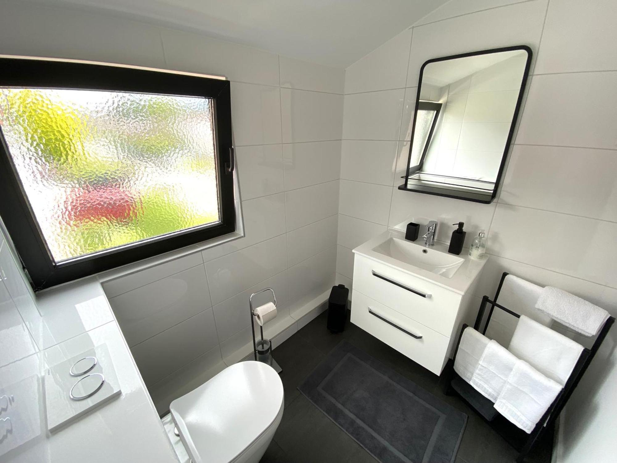 Zentrales Modernes Apartment, Naehe Zoo Und Stadion Dortmund Luaran gambar