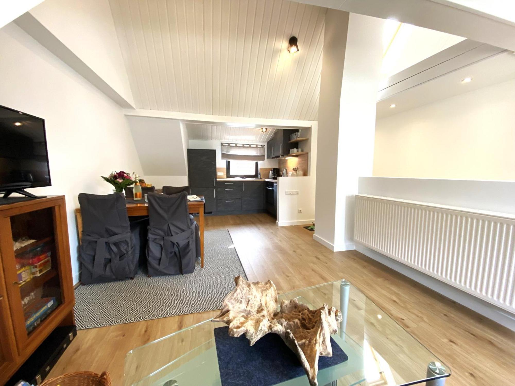 Zentrales Modernes Apartment, Naehe Zoo Und Stadion Dortmund Luaran gambar