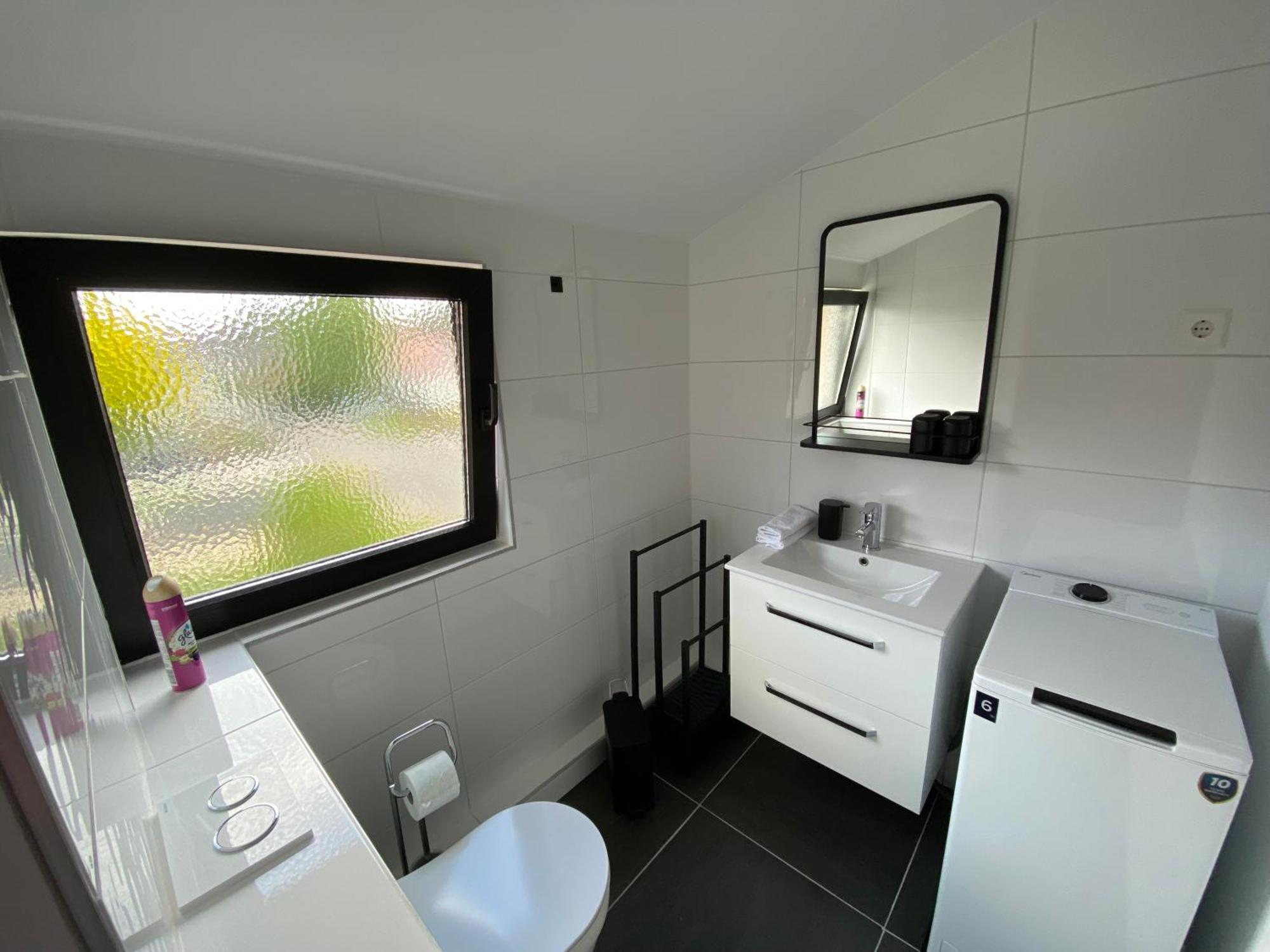 Zentrales Modernes Apartment, Naehe Zoo Und Stadion Dortmund Luaran gambar